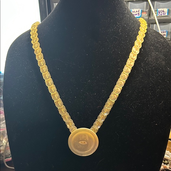 Jewelry - Elegant Gold Button Necklace